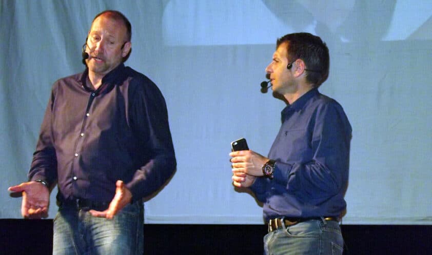 Pedro García Aguado Y Francisco Castaño Mena Durante La Conferencia En Loja