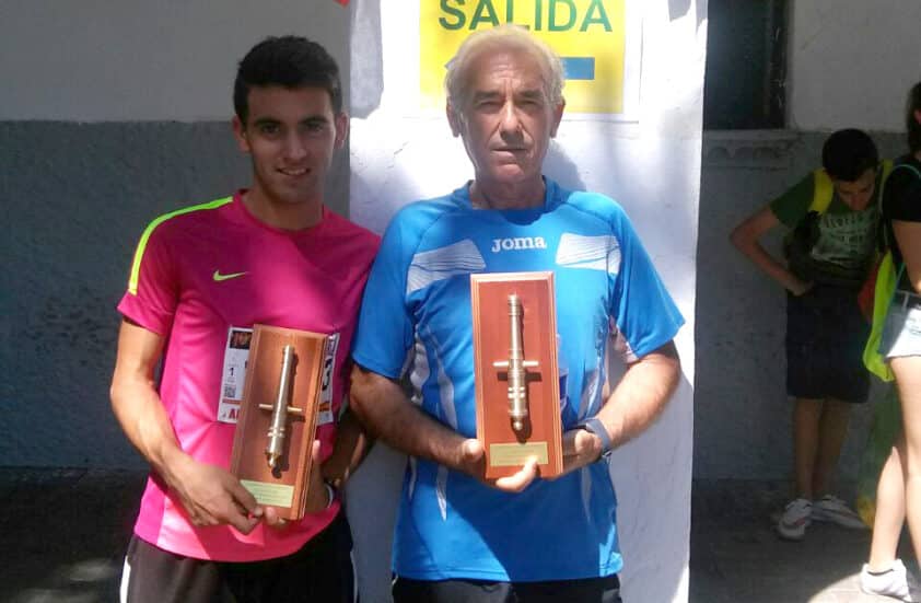 José Antonio Martín Y Manuel Pérez Con Los Trofeos Conseguidos En La Carrera