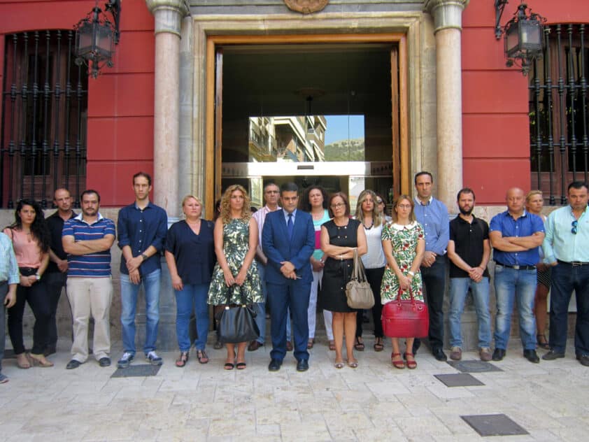 La Concentración Ha Tenido Lugar A Las Puertas Del Ayuntamiento De Loja.