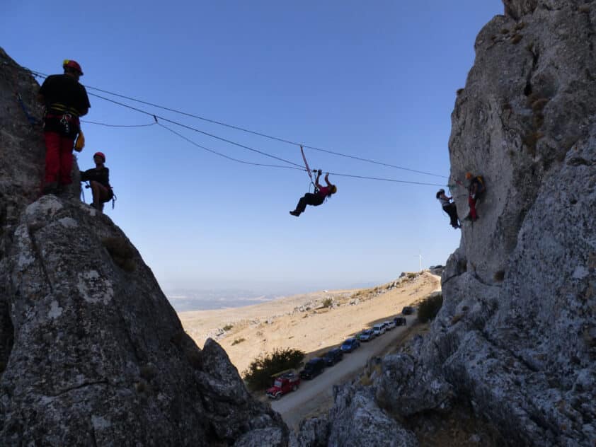 Inicio Del Segundo Tramo De La Vía Ferrata De Cueva Horá. Foto: Alberto A. Matas.