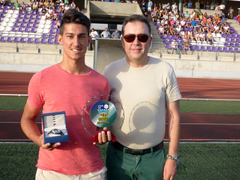 Jorge Barba Recibió Un Trofeo Y Un Reloj Donado Por Relojería Fermín Sánchez