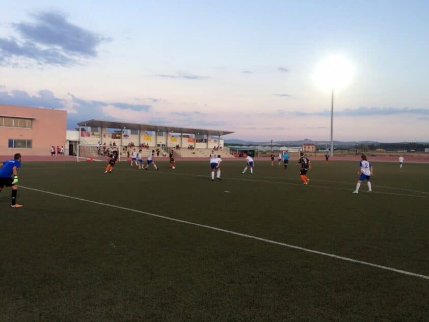 Una Acción Del Partido Entre El Juvenil Del Santa Fe Y El Loja Disputado Ayer