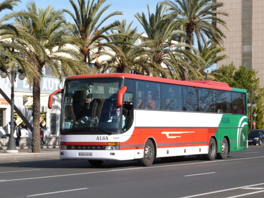 Los Servicios Se Establecen Directamente Entre Loja Y Granada