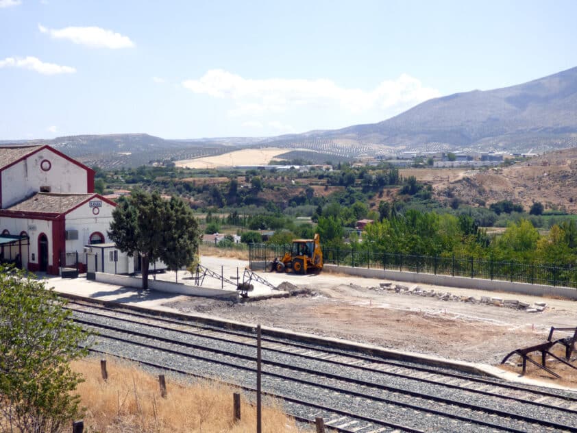 Las Máquinas Ya Trabajan En La Zona De La Antigua Estación, Junto Al Barrio De La Esperanza