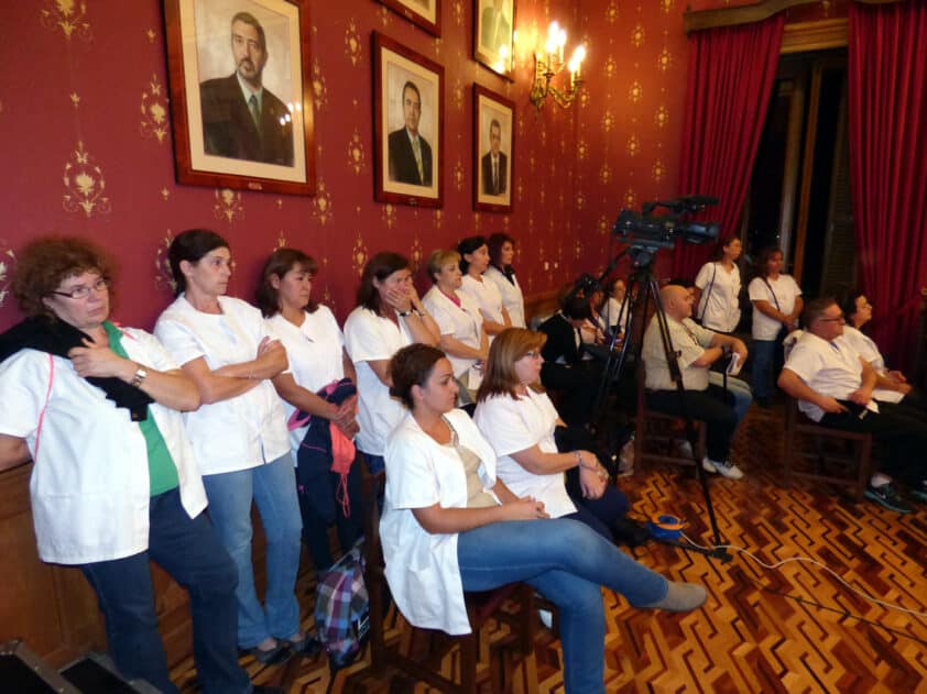 Trabajadoras De La Ayuda A Domicilio Que Estuvieron Presentes En La Sesión Plenaria. P.c.