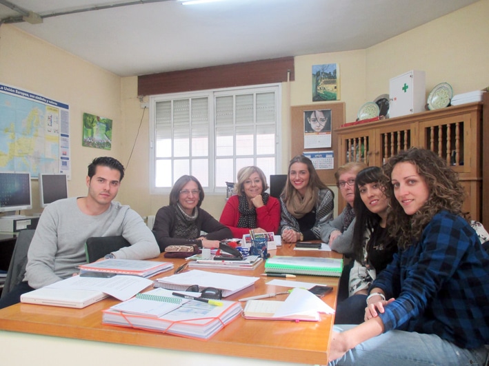 Claustro De Profesores Del Centro De Educación Permanente De Personas Adultas De Loja.