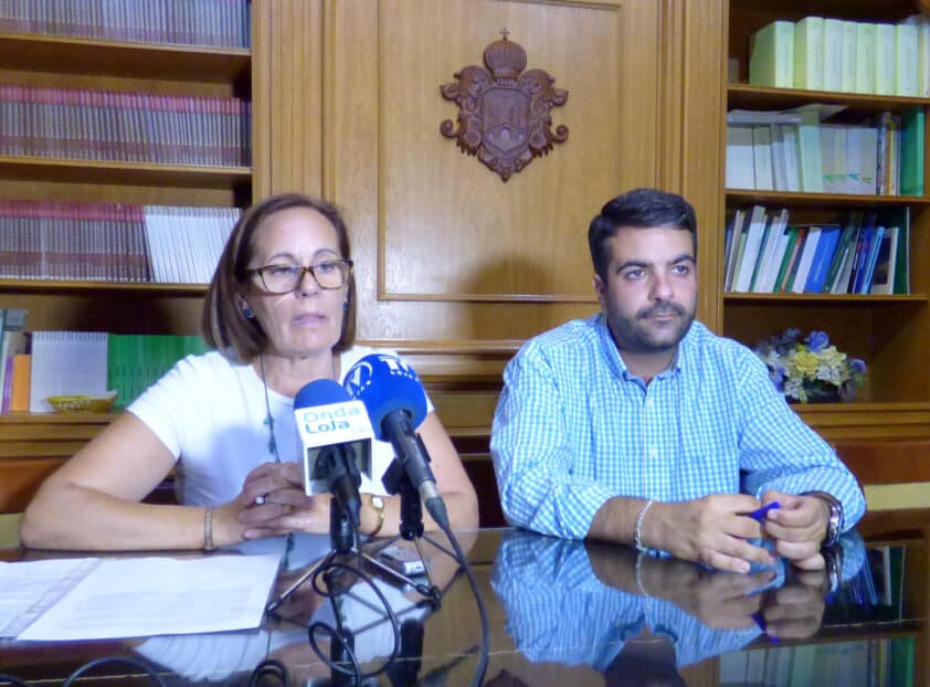 Matilde Ortiz Y Joaquín Camacho Durante La Rueda De Prensa.