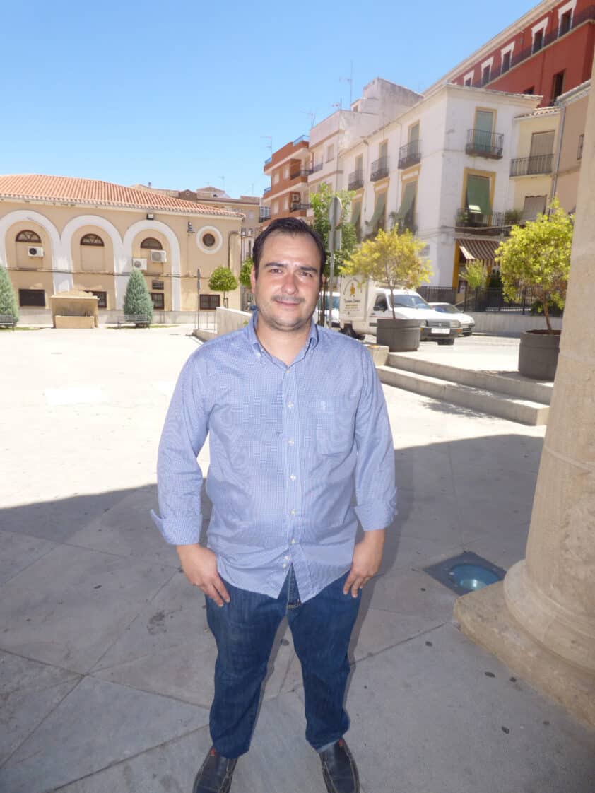 El Concejal De Fiestas En Uno De Los Espacios Del Centro Histórico Que Más Actividad Tiene Durante L