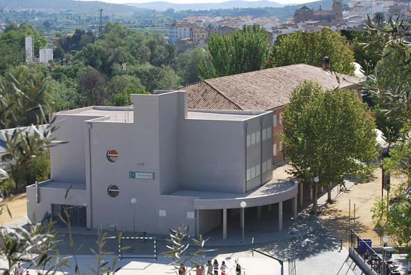 Panorámica Del Edificio Principal Del Ies Alfaguara De Loja.