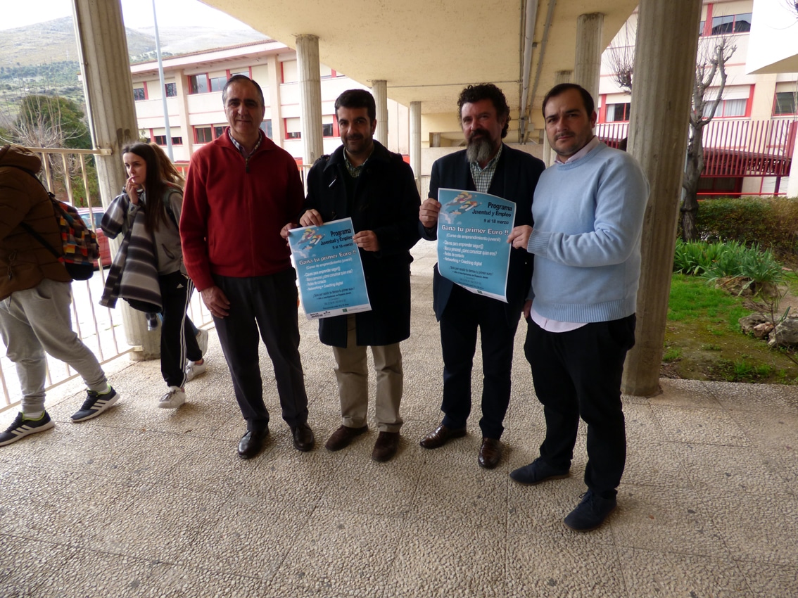 Gómez, Camacho, Jiménez Y Sánchez En El Ies Virgen De La Caridad. Calma