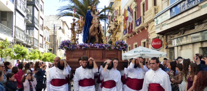 La 'borriquilla' A Su Paso Por La Carrera San Agustín. Foto: Paco Castillo.