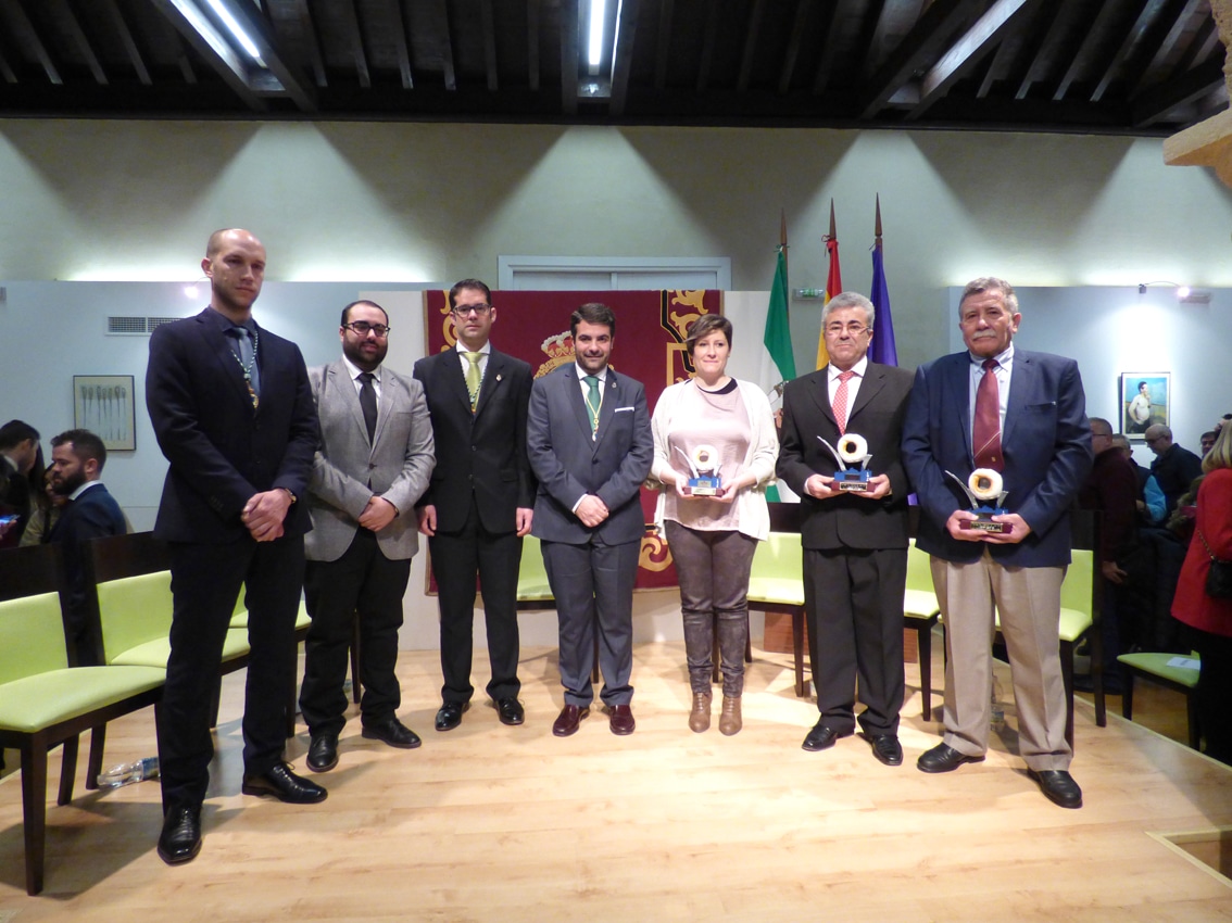 Los Lojeños Premiados, Junto Al Alcalde Y Los Portavoces De Los Grupos Políticos. Calma