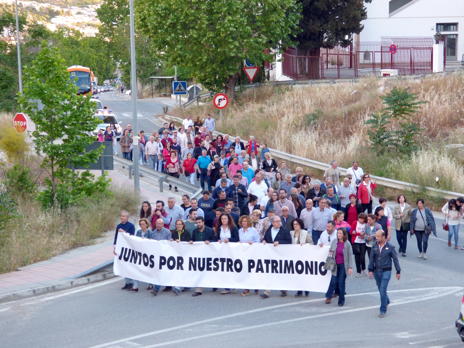 La Manifestación Se Acerca Hacia La Zona En La Que Estaba La Vieja Estación. F. P. Castillo