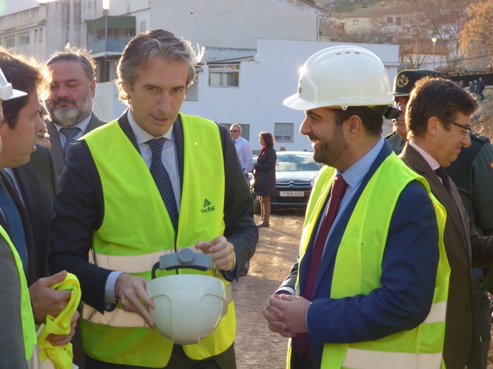 Iñigo De La Serna Durante Su Visita A Loja, En Febrero Pasado, Junto A Joaquín Camacho.