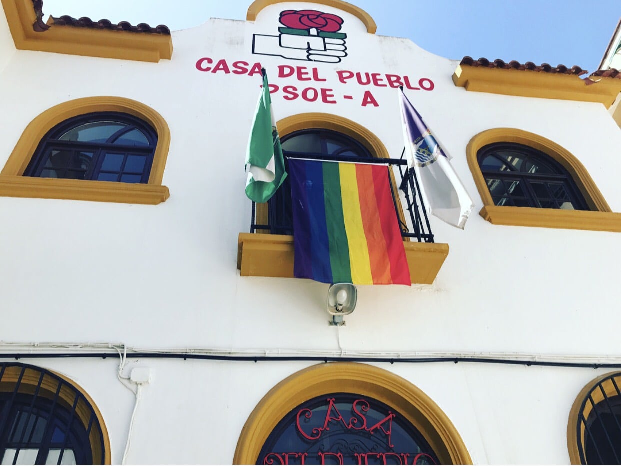 La Bandera Arcoíris Ondea En La Casa Del Pueblo, Sede Del Psoe Lojeño.