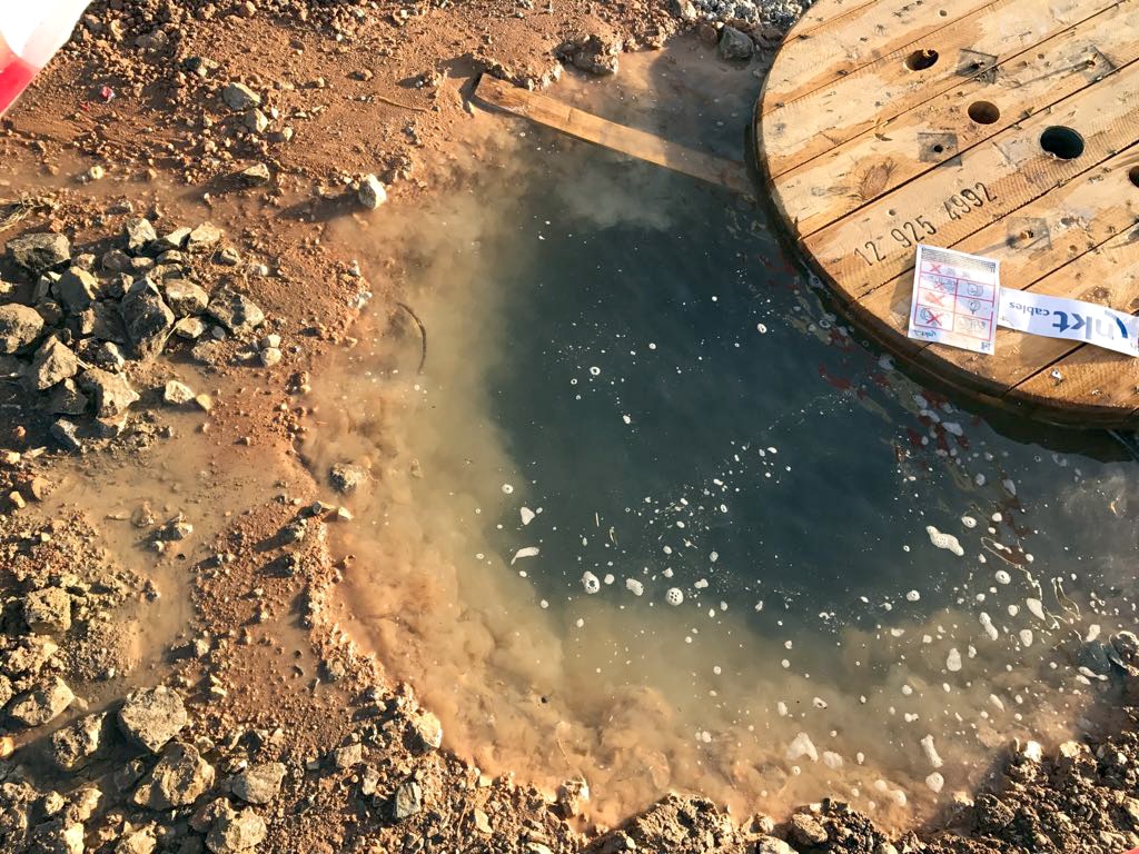 Agua Aparecida En Una De Las Perforaciones Llevadas A Cabo Por Las Obras Del Ave