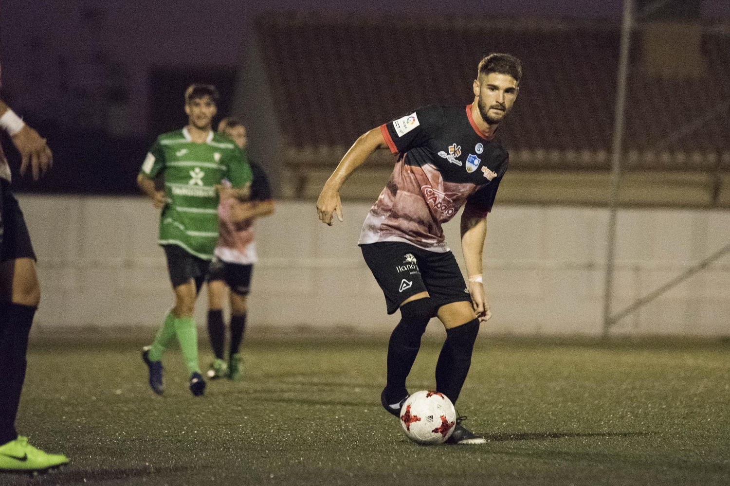 Una Acción Del Partido Del Pasado Sábado Ente El Huétor Vega Y El Loja.