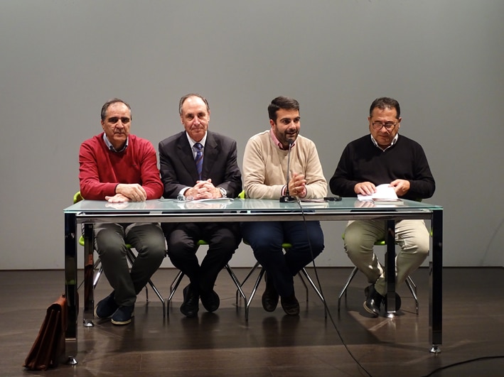 José A. Gómez, Luis De La Rosa, Joaquín Camacho Y Juan María Jiménez, Durante La Presentación.