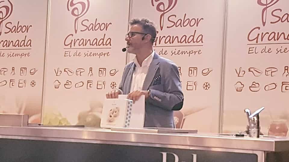 Victor Sola Hizo Una Magnífica Exposición Ante El Interesando Público Del Recinto Ferial.