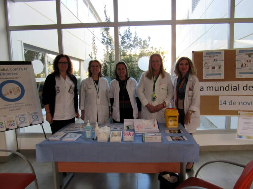 Grupo De Profesionales Del Hospital De Loja Informan Sobre La Diabetes. Foto: El Corto