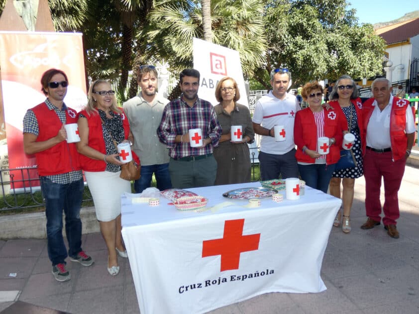 Responsables Y Voluntarios De Cruz Roja Y Autoridades Durante La Jornada. Foto. P. Castillo