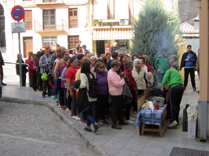 El Público Se Animó Desde El Principio A Conseguir Su Ración De Castañas Asadas. Foto: A.matas