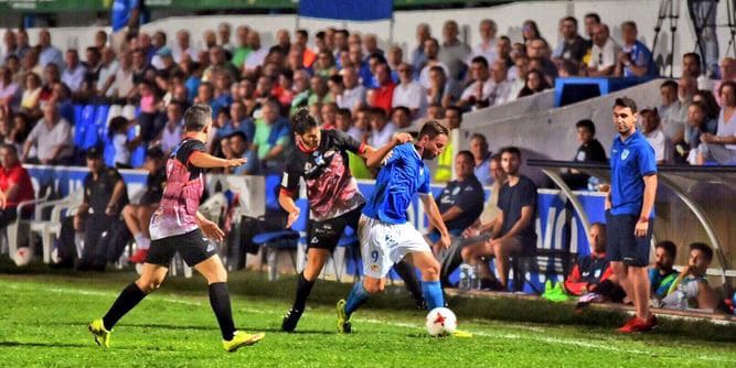 Una Acción Del Partido Disputado Anoche En Linarejos. Foto: Linares Deportivo.es