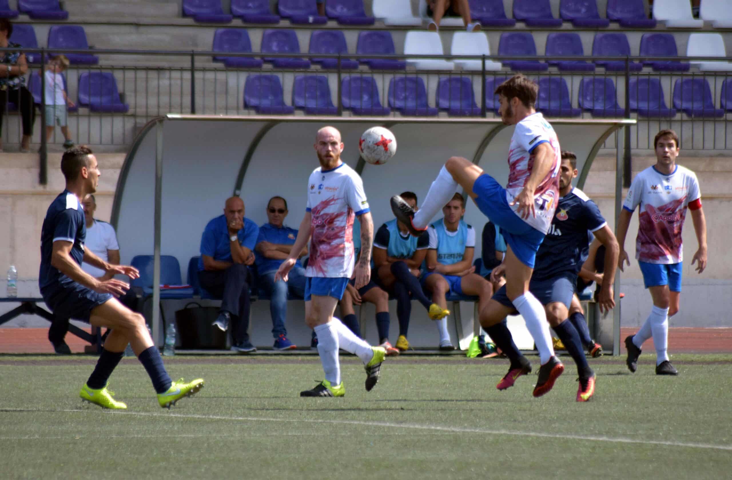 Una Acción De Un Partido De Loja Esta Temporada En El Medina Lauxa.