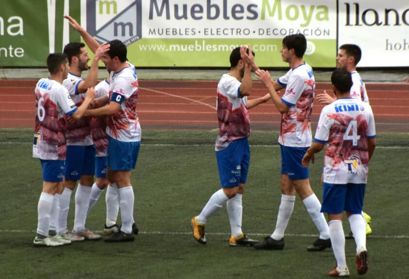 Los Jugadores Del Loja Celebran Uno De Los Goles Conseguidos Ante El Martos