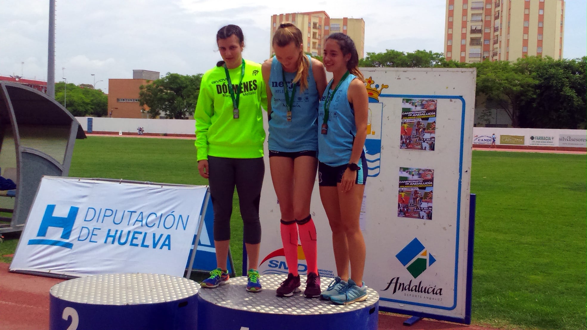 Marina Mellado Primera Por La Izquierda En El Podio Del Campeonato De Andalucia.