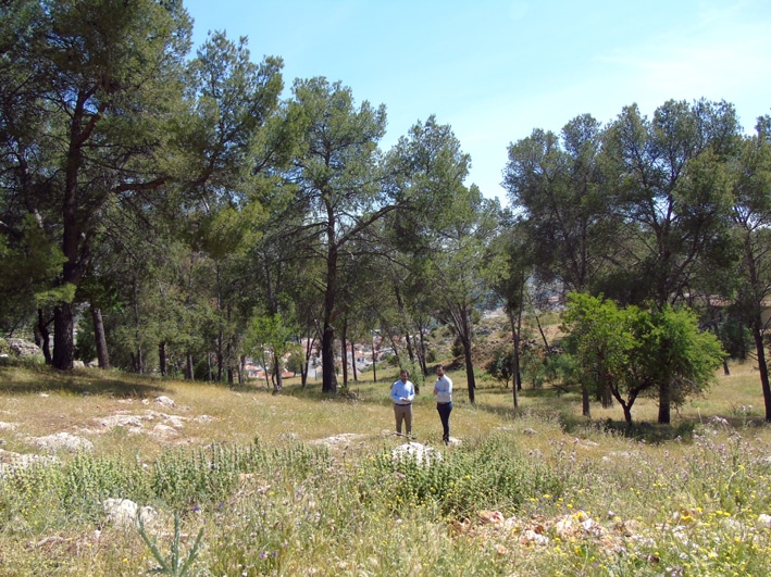 Joaquín Camacho Y Joaquín Ordoñez En El Lugar Donde Se Instalará La Zona De Acampada. Foto: J.mªj.