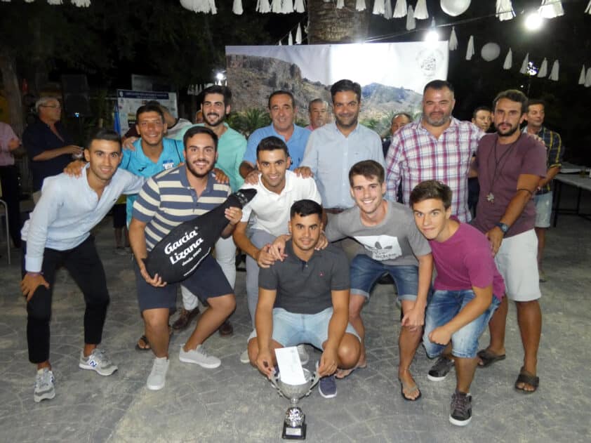Selección Del Barrio Ha Sido El Campeón De La Competición De 'futbito'. Fotos: P. Castillo