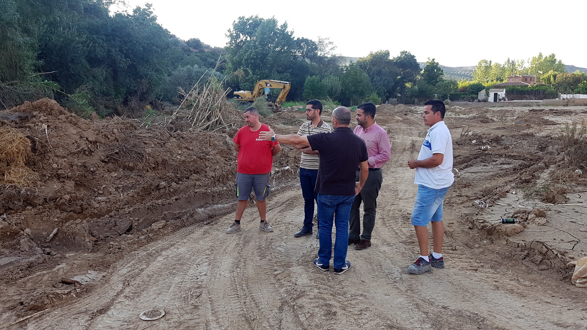 Alcalde, Concejal De Urbanismo Y Pedáneo De Riofrío Durante La Visita A La Zona Este Jueves