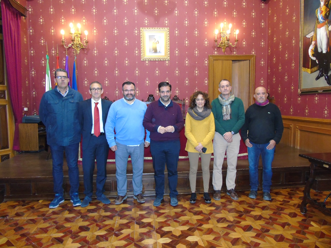 Representantes De Los Colectivos Deportivos, Junto A Las Autoridades. Foto: Calma