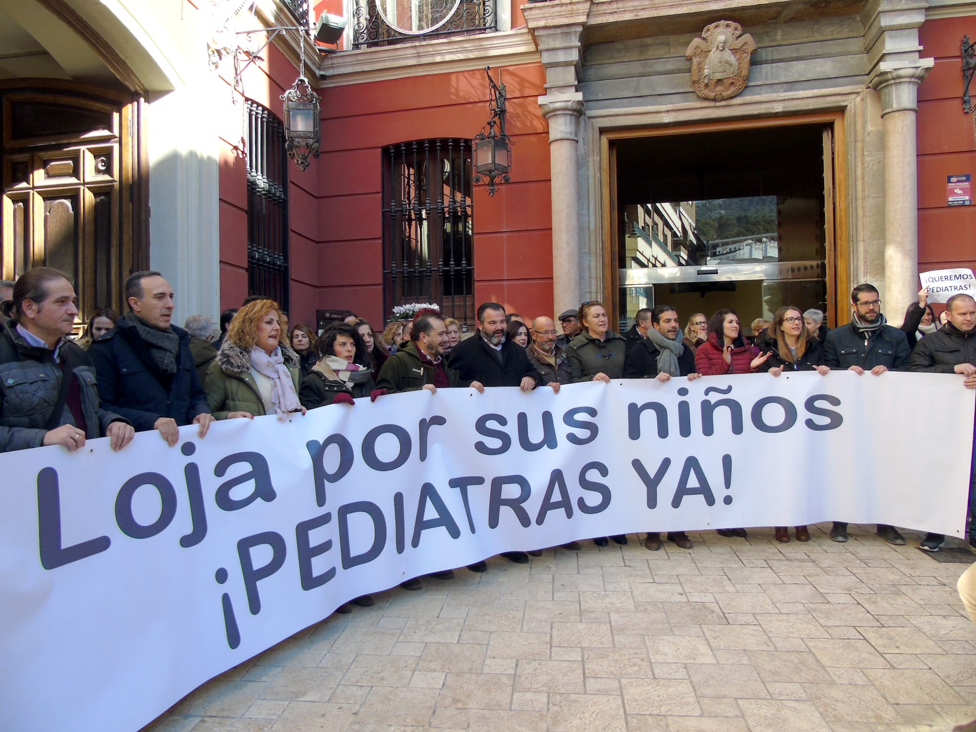 Un Momento De La Manifestación Del Pasado Viernes En La Puerta Del Ayuntamiento