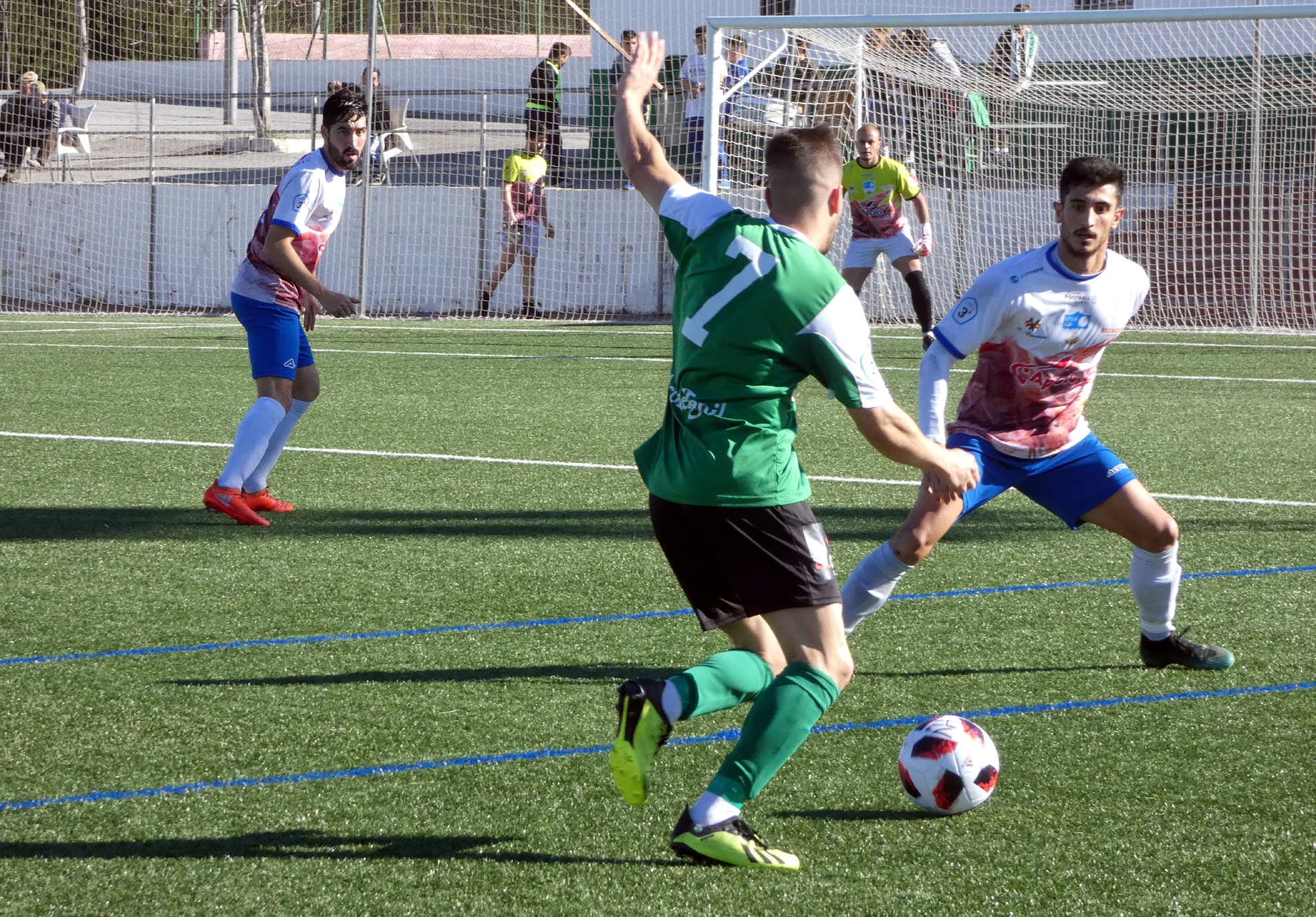 Chavo, Que Vuelve A La Convocatoria, En Una Acción Ante El Huétor Vega. Foto: M. JÁimez