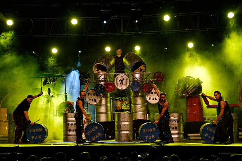 Un Instante Del Espectáculo De Percusión Que Disfrutaron Los Escolares. Foto: El Corto