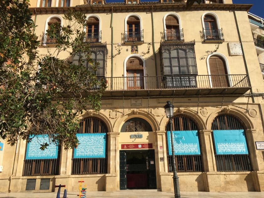 Fachada Del Centro De Interpretación Histórica, Sede De La Oficina De Turismo. Foto: El Corto