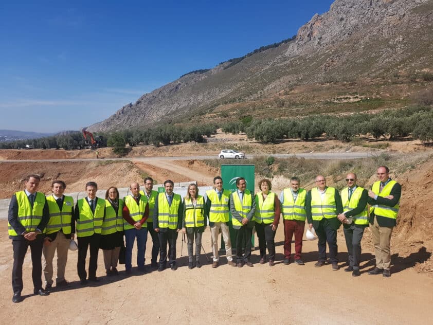 La Consejera, Junto Al Resto De Autoridades Que Visitaron Los Trabajos. Foto: C. Molina