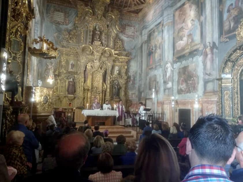 Celebración De La Eucaristía, En La Reformada Iglesia De Santa Clara. Foto: C. Molina