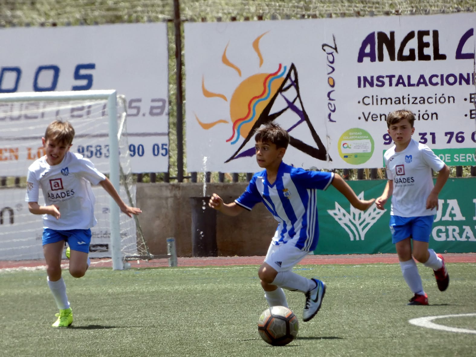 Una Acción Del Partido Entre El Medina Lauxa Y El Puerto Malagueño. Foto: P. Castillo.