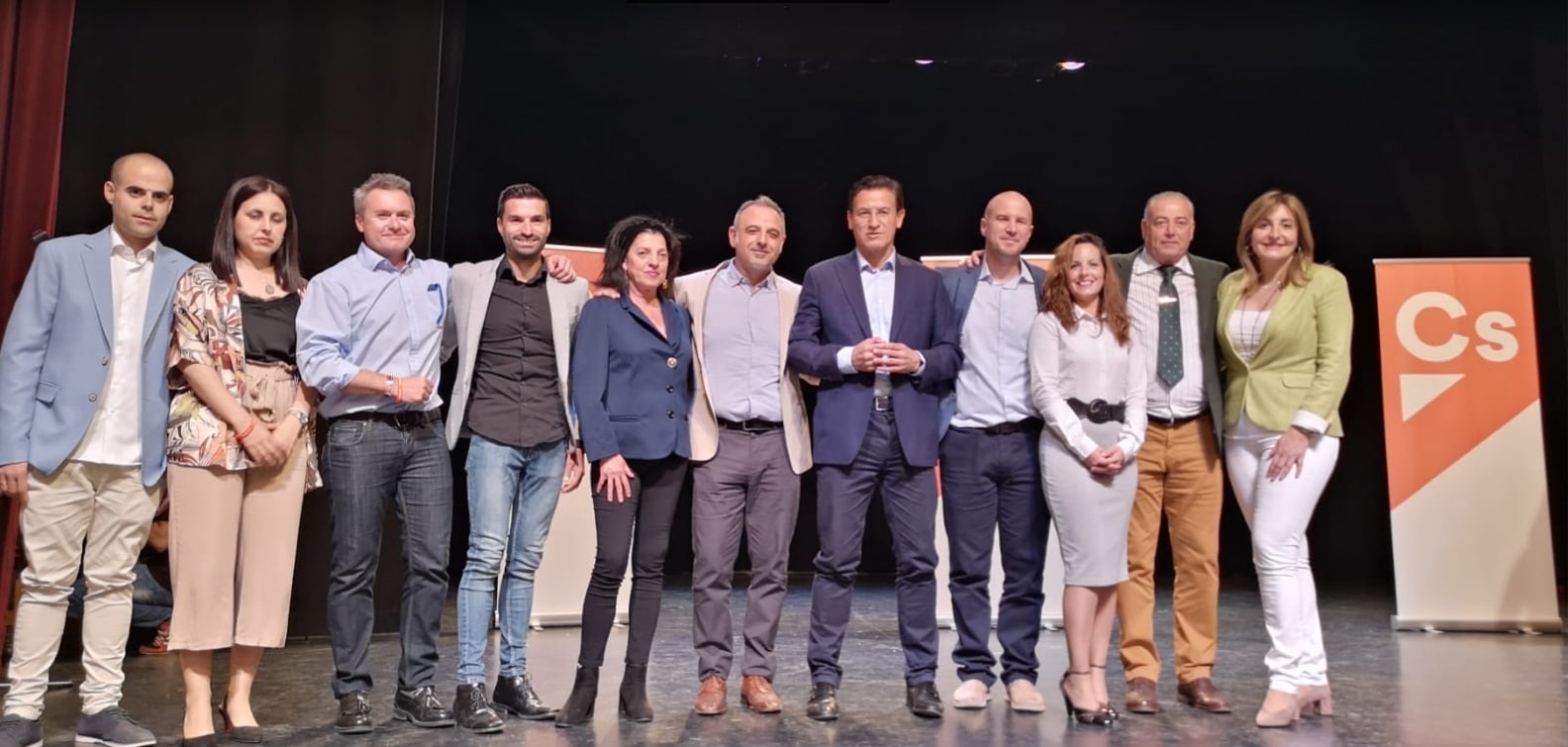 Parte Del Equipo Que Integra La Candidatura De Ciudadanos Loja Durante La Presentación En Granada