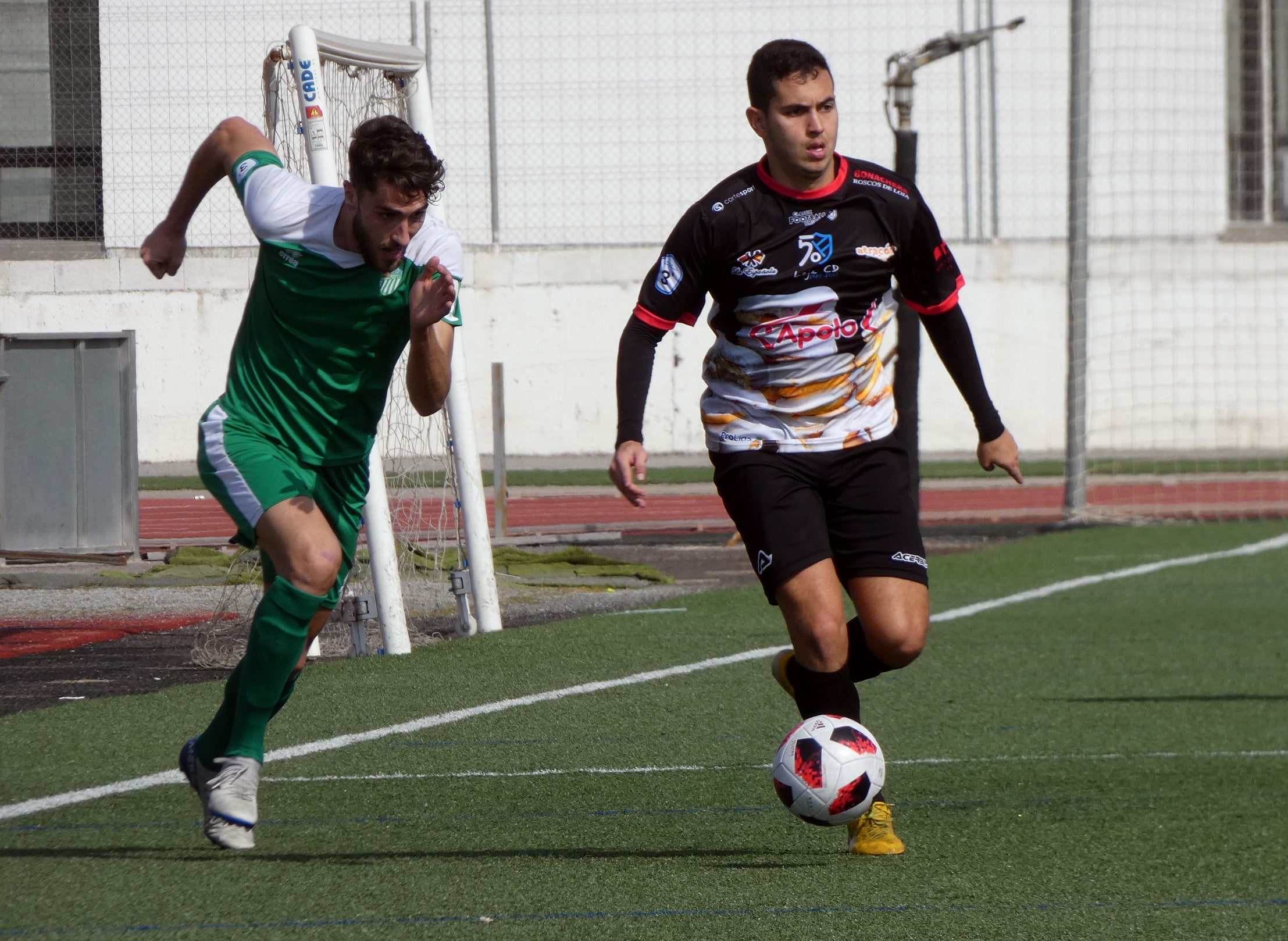 Dani Salvatierra Pugna Por El Balón Con Ayrton En El Partido Entre El Atarfe Y El Loja Este Año