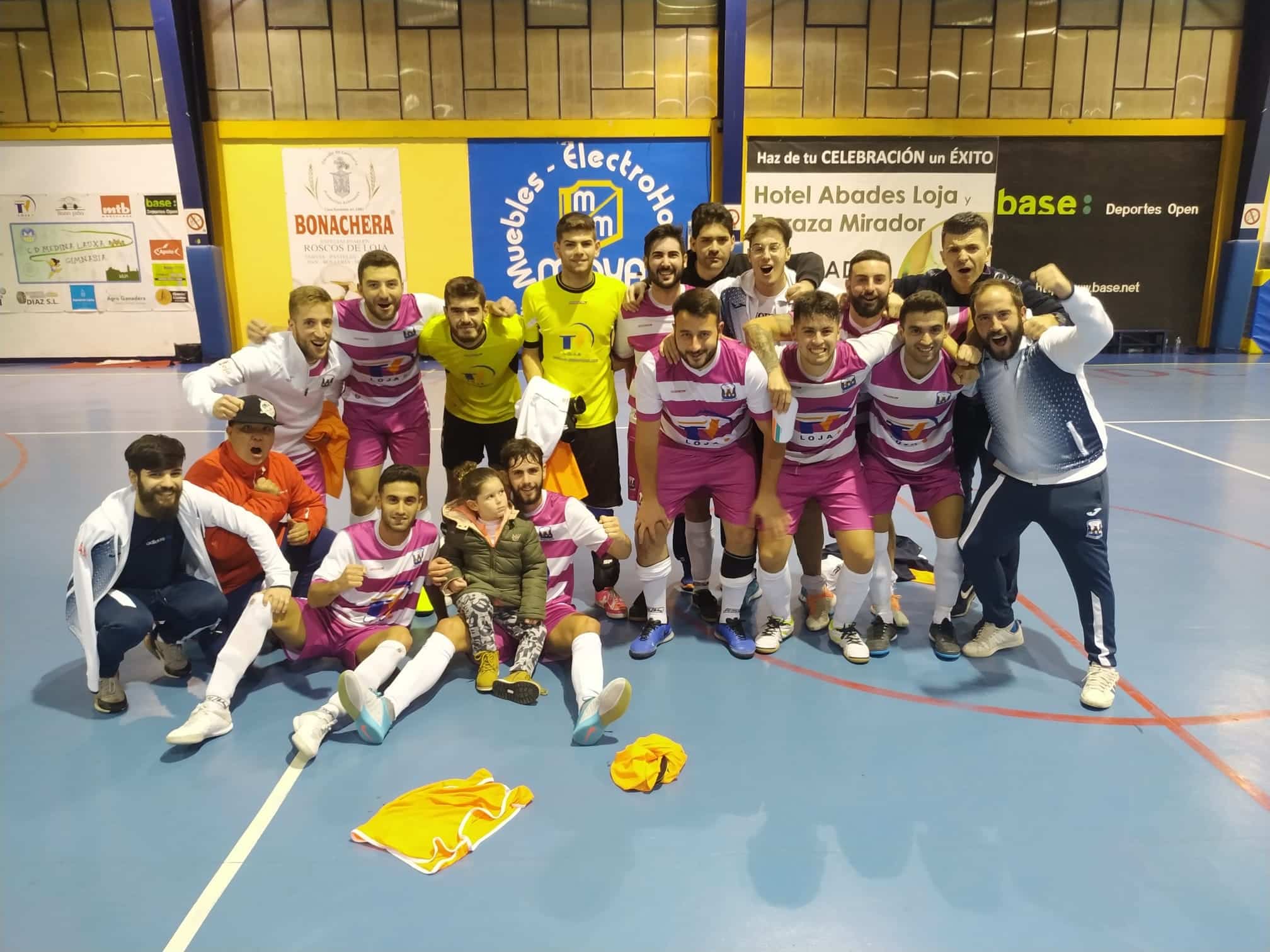 Los Jugadores Del Deportivo Loja Celebran Su Triunfo Frente Al Málaga Futsal. Foto: M. JÁimez