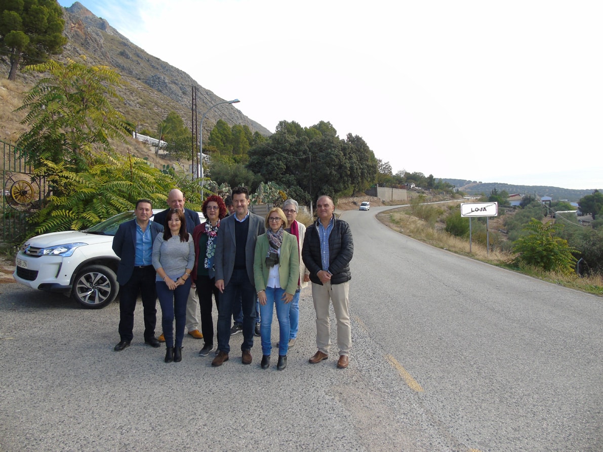 Responsables Socialistas, Junto A La Carretera Loja Ventorros De San José. Foto: Calma