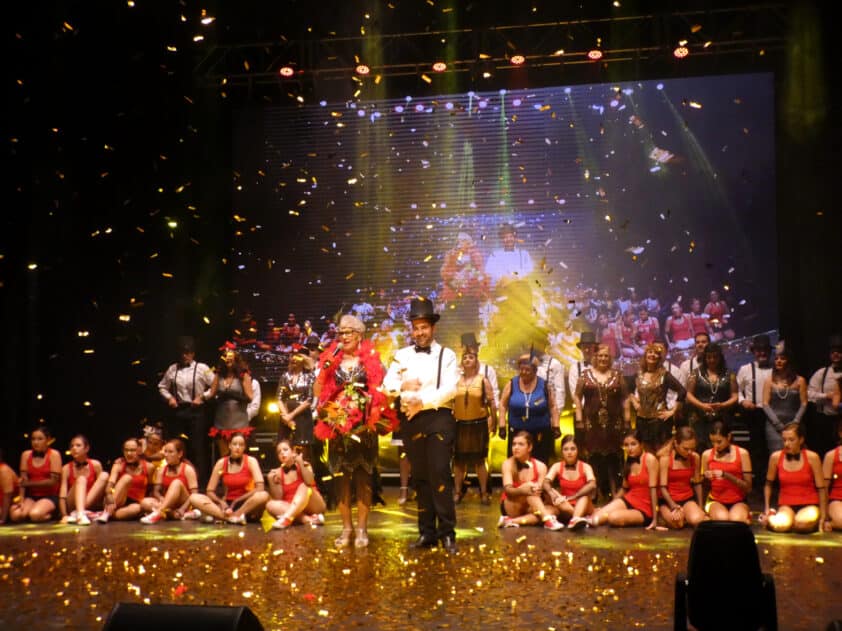 Momento Final De La Gala, Con Los Artistas Sobre El Escenario Del Centro Cívico. Foto: P.c.