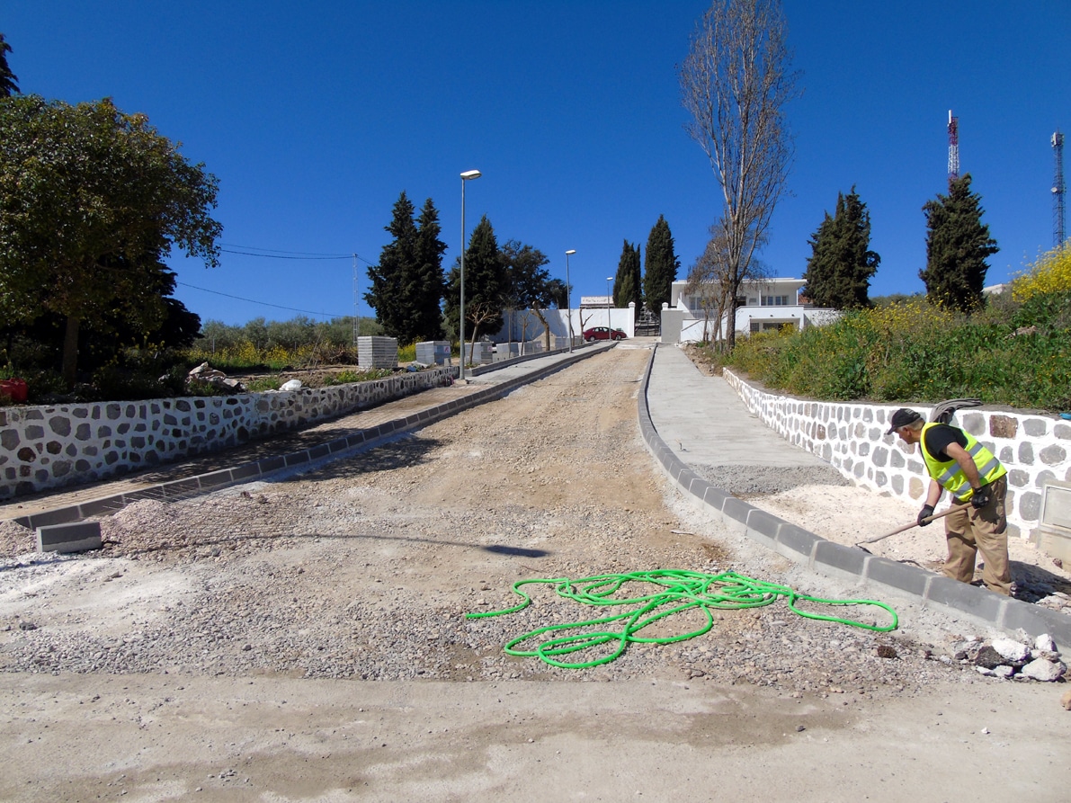 Obra Que Se Realiza En El Acceso A La Cementerio De Ventorros. Foto: Calma