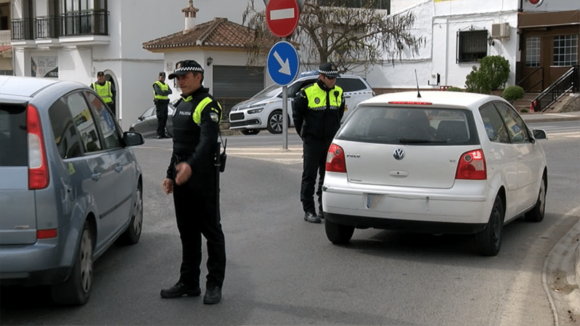 Uno De Los Controles De La Policía Local En El Casco Urbano De Loja. Foto: C. Molina