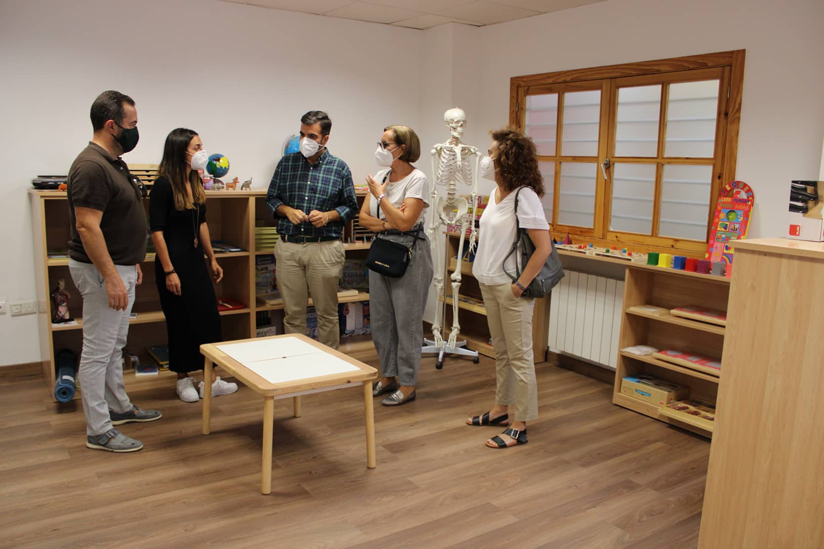 Visita Del Alcalde Y La Concejala Al Aula Montessori De Alodane