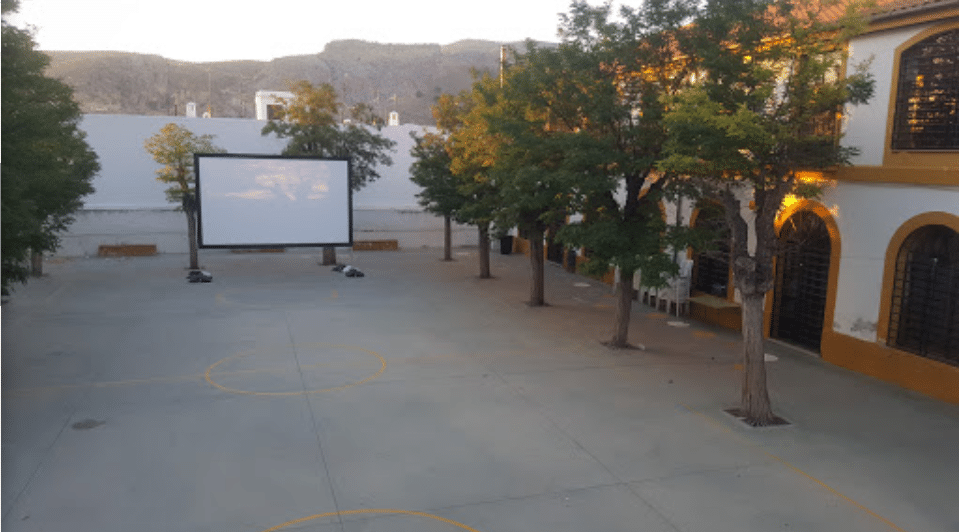 Patio Del Ceip Victoria